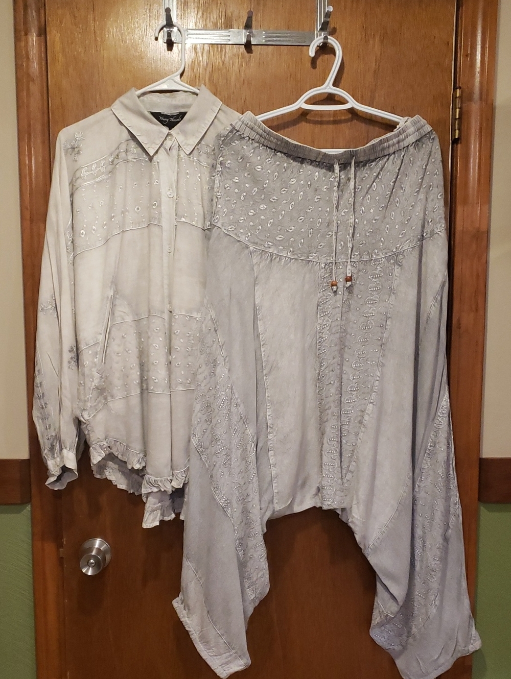 NWT Young Threads Light Gray Embroidered Boho Button-Up Shirt & Harem Pant Set - Picture 2 of 13
